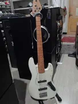 Bass Fender Corona California