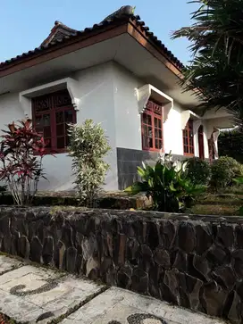 dijual villa sejuk view gunung salak