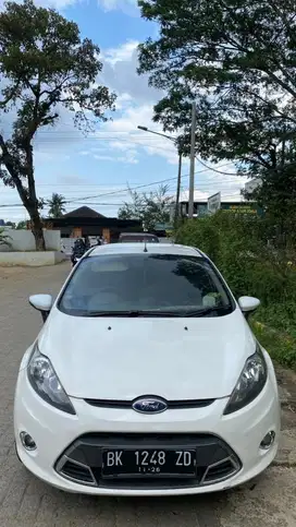 Tipe Tertinggi Ford Fiesta 1,6 S Matic 2012