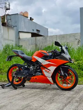 KTM RC 250 ABS ORANGE TAHUN 2017 LOW KM 11K PAJAK PANJANG