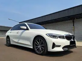 BMW 320i Sport 2020 Low KM 17RB Antik