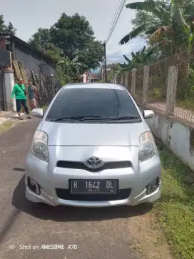 Yaris E MT 2012