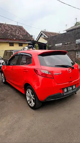 MAZDA 2 R MATIC MERAH MENYALA