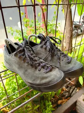 Sepatu hiking arc'teryx sl suede