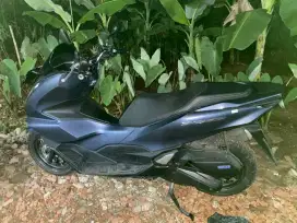 Honda pcx tahun 2023