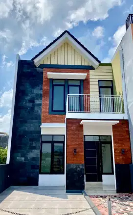 Rumah modern minimalis 2 lantai siap huni area jl ikan tombro