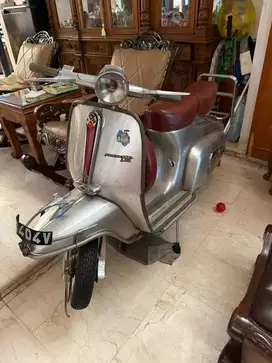 Vespa lambretta