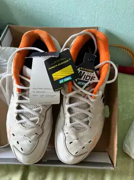 Sepatu yonex shb 65 z3 wide series