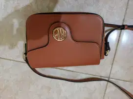 Jual tas hush puppies malgun slingbag