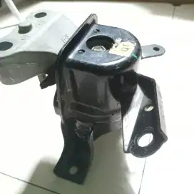 Engine mounting Toyota corrola altis 2007-2012