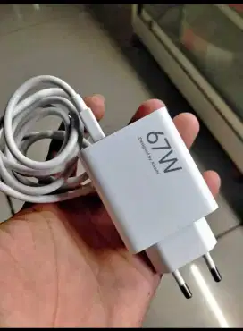 Charger Original Bawaan Poco F4