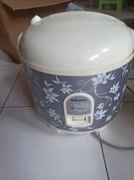 Magicom miyako 1.8l , minus buat masak saja