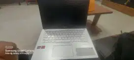 Di jual murah Laptop Asus warna Silver