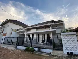 Dijual Rumah Modern LB 90 LT 123, di Pusat Kota Metro