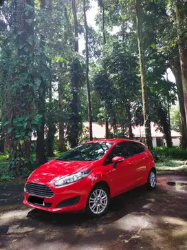 Ford Fiesta 2014 Matik Merah Low KM Original