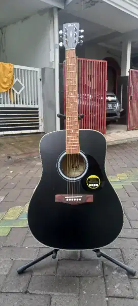 Guitar cort jumbo black dopp mantab rangka silang new