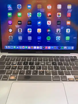 MacBook Pro 2020 i5 16/1 TB