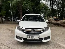 Honda Mobillo S Manual 2018
Km 88 ribu
Cash 150 Juta 
Dp 15 juta