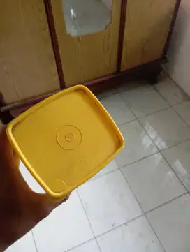 Tupperware baru