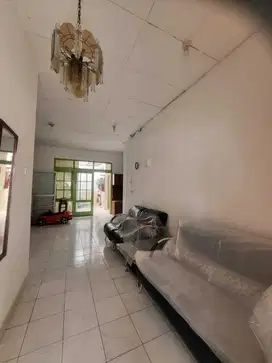 Dijual Rumah 1/2  Lantai  di komplek Kopo Permai 1