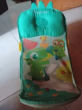 Tempat dudukan tidur