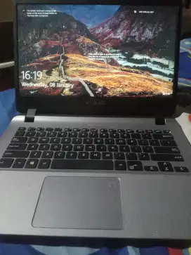 Laptop asus core i3 masih mulus, baru beli 5 bulan lalu