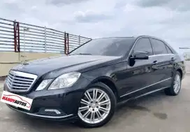 Mercedes Benz E300 Panoramic Tahun 2009 Automatic Hitam