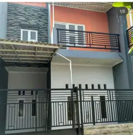 Jual Murah Semi Furnish ‼️Rumah 2 Lantai Medokan Sawah Rungkut