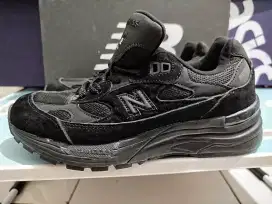 NB 992 FULL BLACK rare item size 36 baru mulus nominus