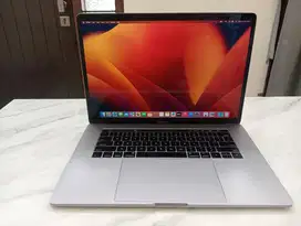 MacBook Pro RETINA 2017 15in Core i7 16GB 512GB Touchbar GAMING