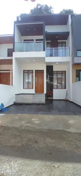 dijual Rumah Baru 2 Lantai 10 menit ke Kampus Jatinangor SHM