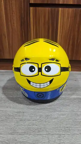 Helm minion Anak umur 3tahun sampai 7tahun