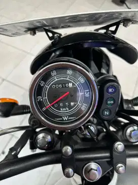 Kawasaki W175 Cafe Thn. 2023 km 600 Anugerah Motor Pucang