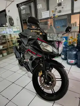 Dijual yamaha r15 th 2015 warna black