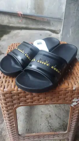 Sandal Selop Diadora Hitam Baru