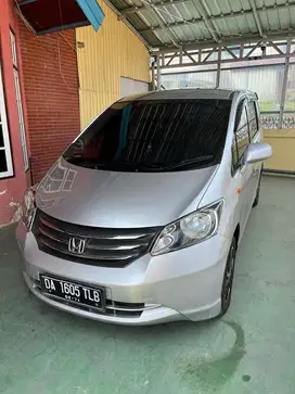 HONDA FREED TAHUN 2010