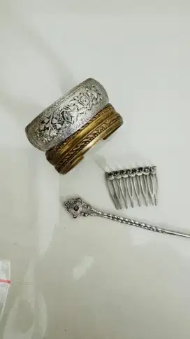 Gelang kuningan dan tembaga