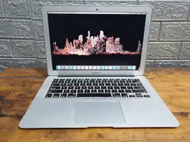 Macbook Air 2015 11 inci Core i5 RAM 4GB SSD 128GB minus layar spot