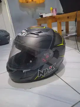 Jual aja Helm NHK, size M, lokasi pinang, cipondoh, tangerang