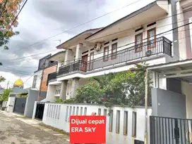 Dijual rumah luas di Jatiwaringin Bekasi