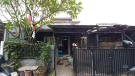 Jual Rumah Seken LT 98 Akses Dekat ke Stasiun Depok Siap Renov J-26853