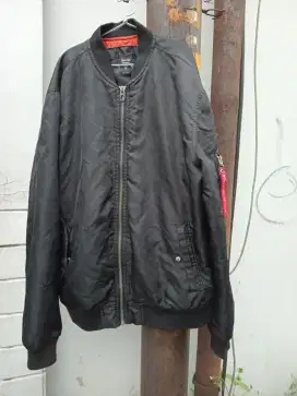 Berskha Bomber Jacket Black Like New