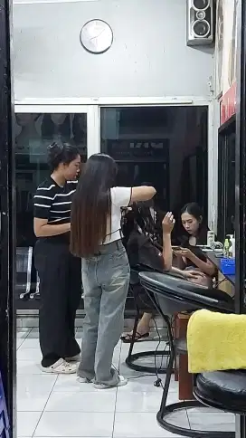 Di butuhkan pegawai salon rambut