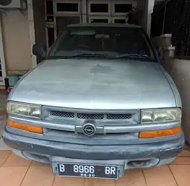 OPEL BLAZER SILVER THN 2000