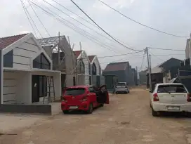 RUMAH DI DEPOK . DEKAT KE STASIUN. HARGA 150 JT . SHM