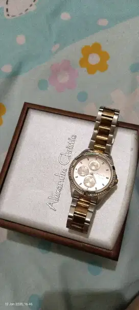 Dijual urgent jam tangan perempuan alexandre christie