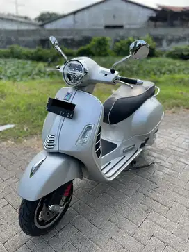 Vespa GTS 150 2021