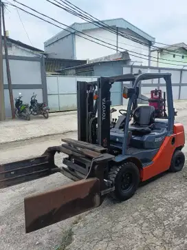 Forklift 2,5 ton forklip japit ball clamp forklif LPG