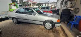 Mercedes-Benz C200 1995 MT Classic