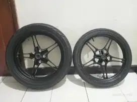 Di jual velg dan ban MX king 150